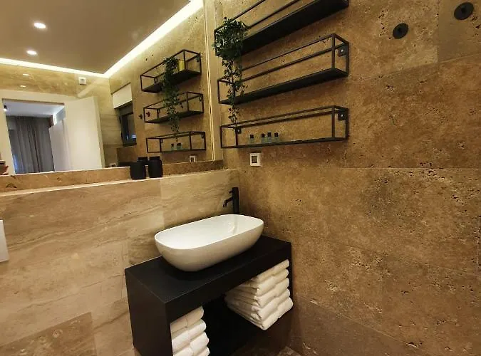 Shell Sky Luxury Penthouse With Private Pool *