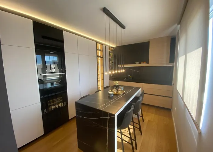 Shell Sky Luxury Penthouse With Private Pool *